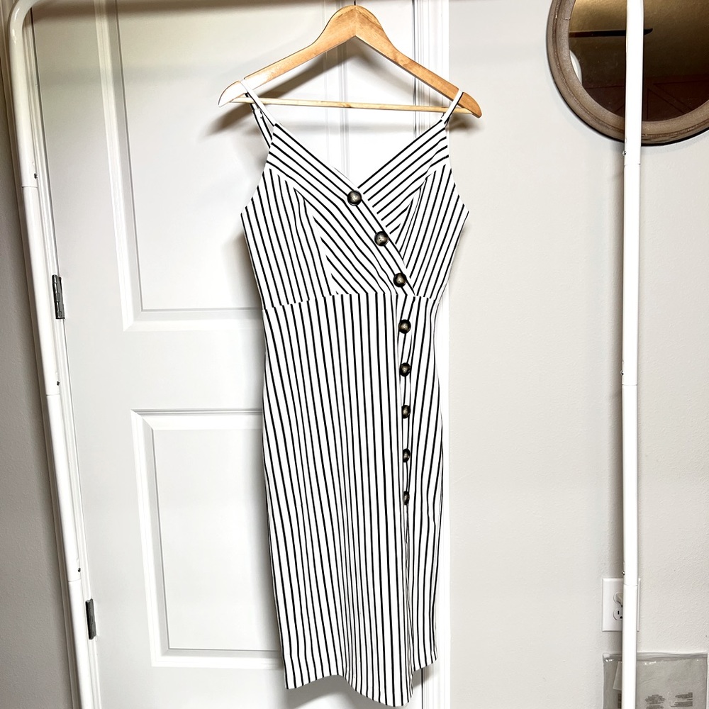Popular Basics Stripe Button Dress